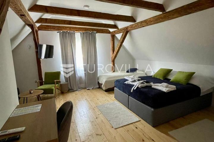 Ogulin, Zagorje, kuća 350 m², novouređena