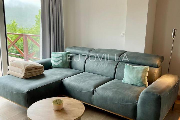 Ogulin, Zagorje, kuća 350 m², novouređena