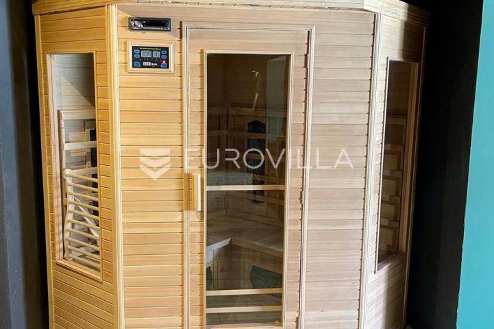 Ogulin, Zagorje, kuća 350 m², novouređena