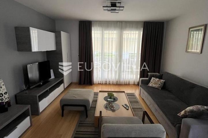 Zadar, Petrčane, moderan jednosoban stan, drugi red od mora, 47.95 m²