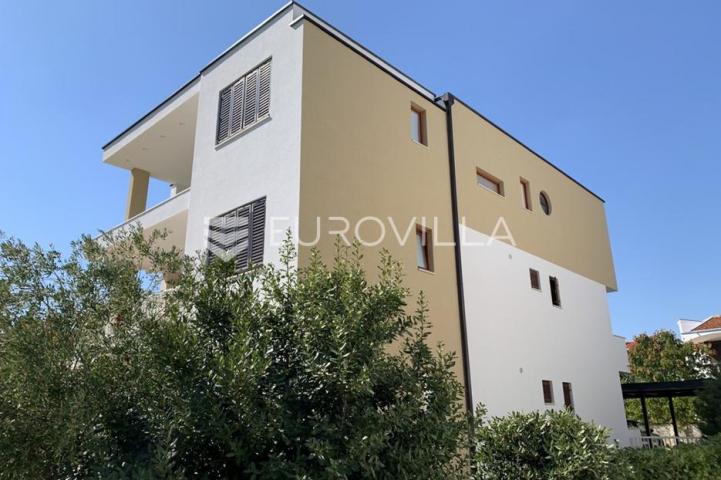 Krk, penthouse 100 m², prvi red do mora sa fantastičnim pogledom