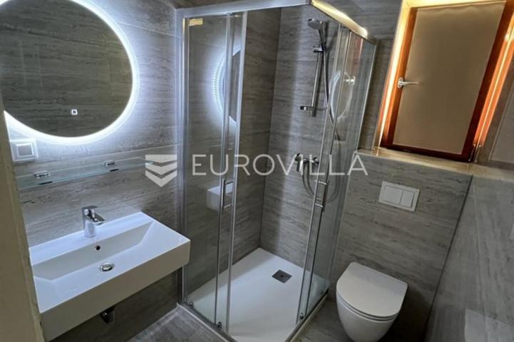 Krk, penthouse 100 m², prvi red do mora sa fantastičnim pogledom