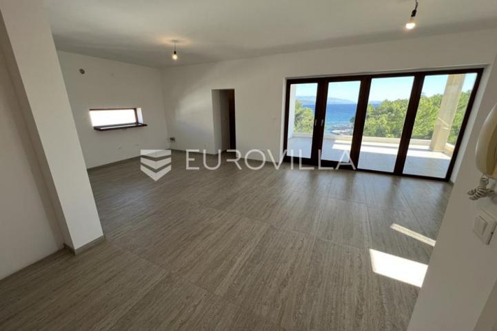 Krk, penthouse 100 m², prvi red do mora sa fantastičnim pogledom