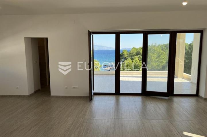 Krk, penthouse 100 m², prvi red do mora sa fantastičnim pogledom