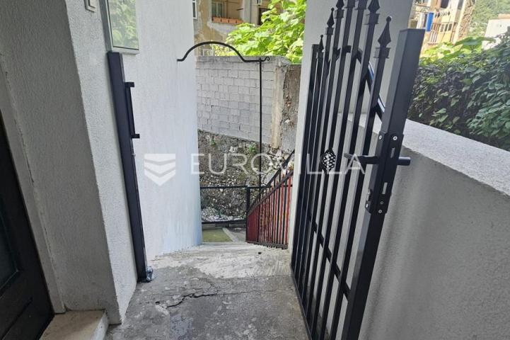 Rijeka, stan s potencijalom u centru grada – 104,90 m² na 1. katu