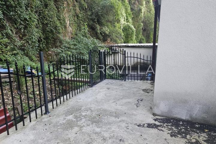 Rijeka, stan s potencijalom u centru grada – 104,90 m² na 1. katu