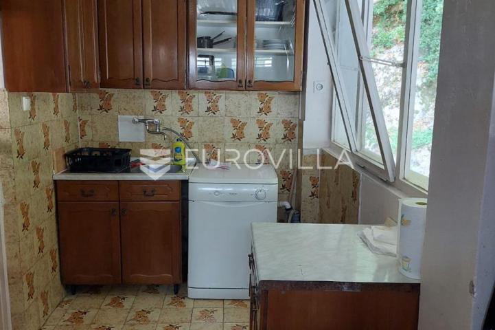Rijeka, stan s potencijalom u centru grada – 104,90 m² na 1. katu