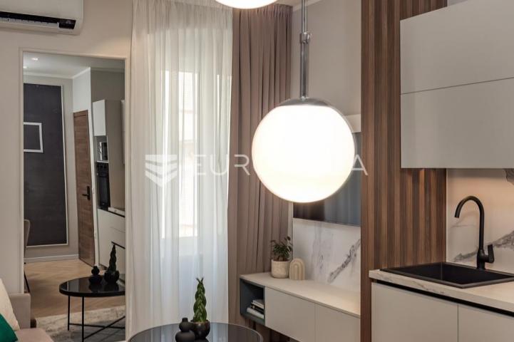 Rijeka, Centar, novouređen luksuzan stan 100 m² s tri apartmana