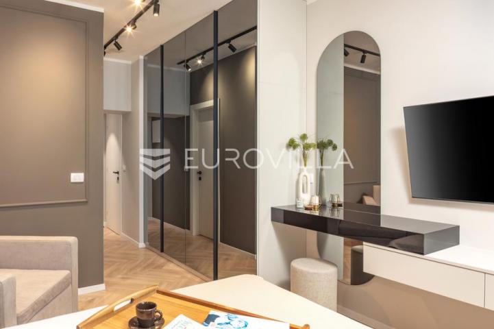 Rijeka, Centar, novouređen luksuzan stan 100 m² s tri apartmana
