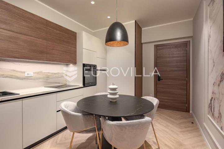 Rijeka, Centar, novouređen luksuzan stan 100 m² s tri apartmana