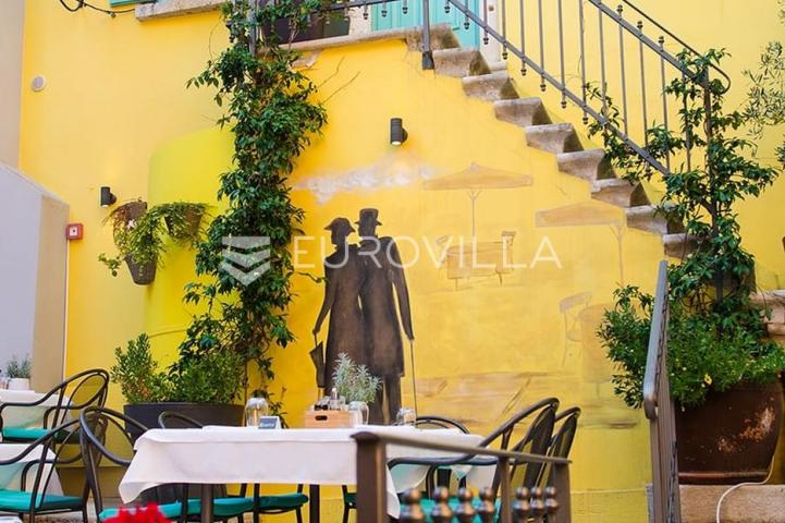 Istra, Rovinj, odlično uhodani restoran na top lokaciji