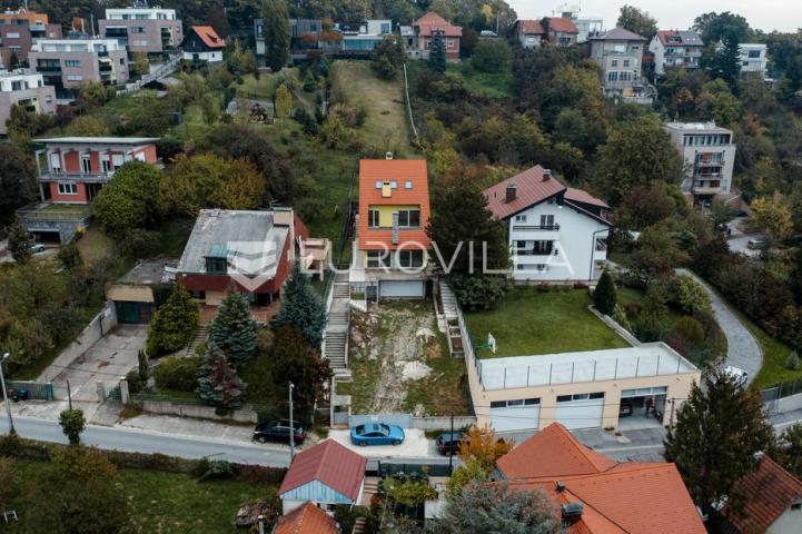Vrhovec, kuća u visokoj roh bau izvedbi NKP 326 m2 na zemljištu od 1105 m2