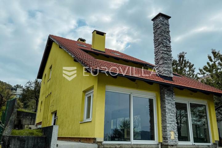 Vrhovec, kuća u visokoj roh bau izvedbi NKP 326 m2 na zemljištu od 1105 m2