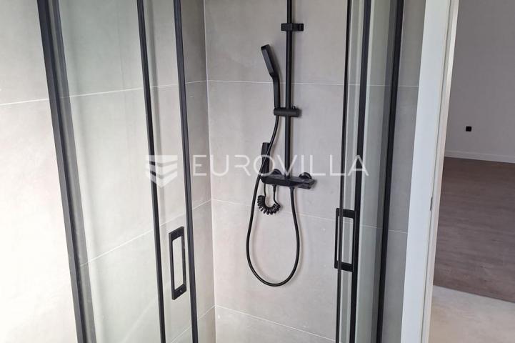 Zadar, Privlaka, penthouse s pogledom na more, 81,98 m²