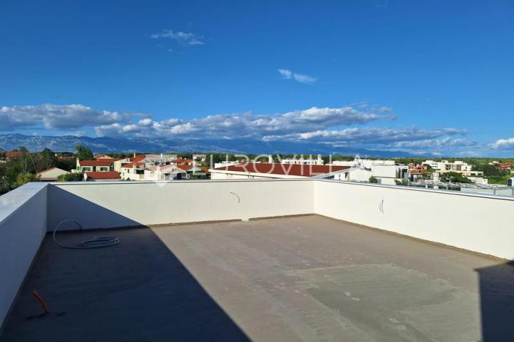 Zadar, Privlaka, penthouse s pogledom na more, 81,98 m²