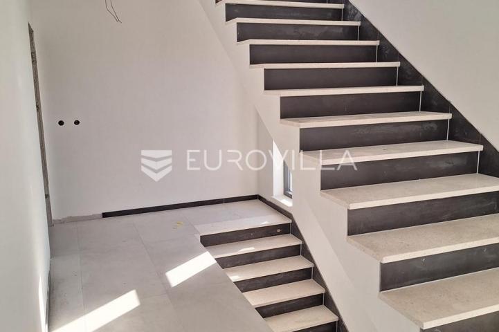 Zadar, Privlaka, penthouse s pogledom na more, 81,98 m²