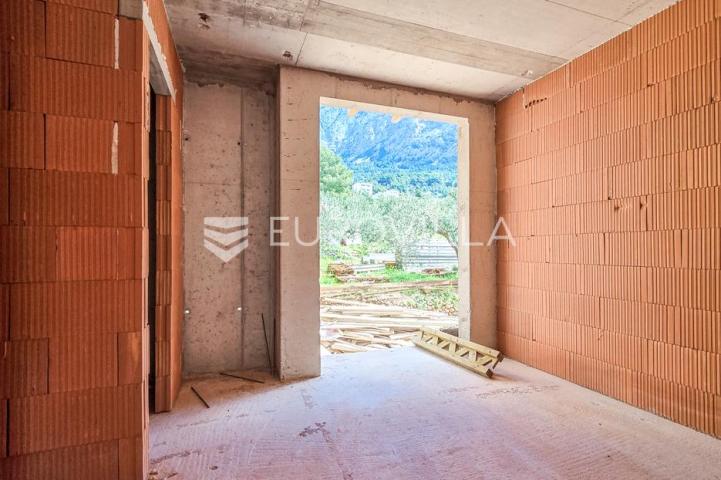 Makarska, jednosoban stan novogradnja, prvi kat