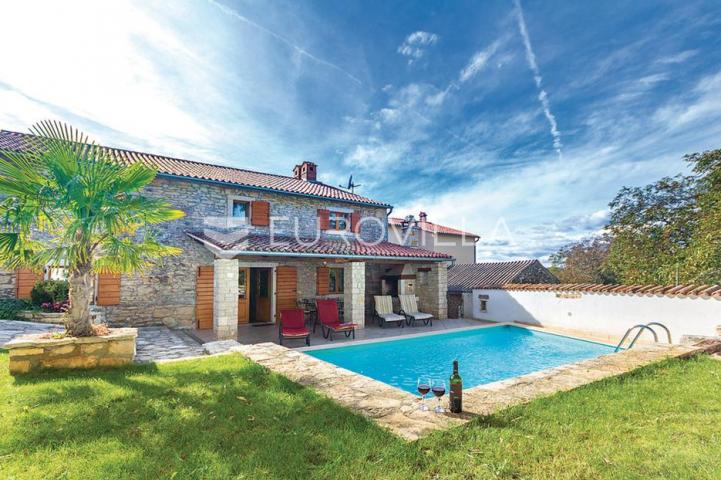 Istra, Puntera, jedinstvena autohtona istarska kamena 140m2 kuća s bazenom