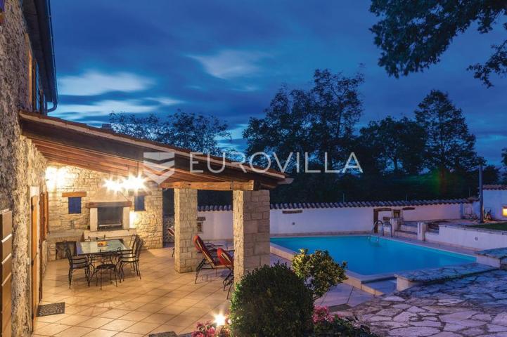 Istra, Puntera, jedinstvena autohtona istarska kamena 140m2 kuća s bazenom