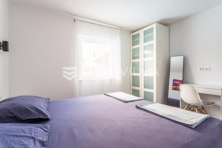 Čiovo, Slatine, kuća s bazenom na mirnoj lokaciji površine 179 m²