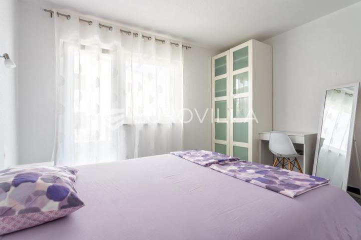 Čiovo, Slatine, kuća s bazenom na mirnoj lokaciji površine 179 m²