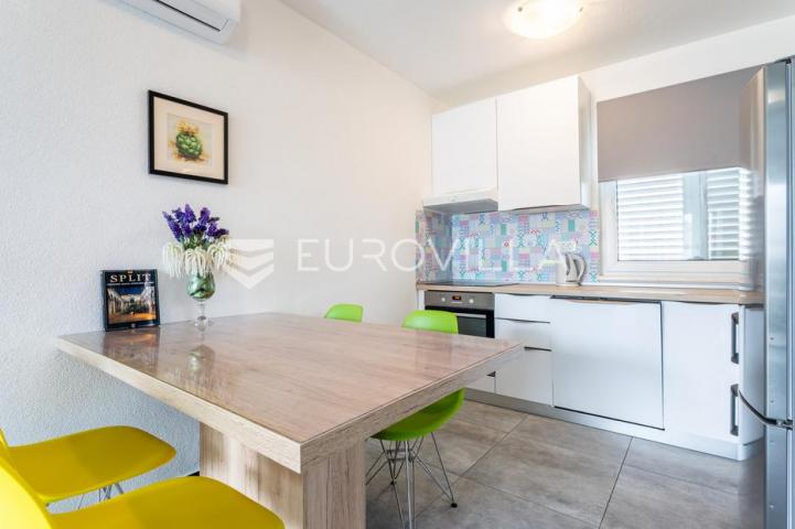 Čiovo, Slatine, kuća s bazenom na mirnoj lokaciji površine 179 m²