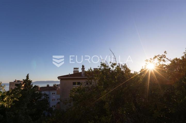 Rijeka, Trsat, luksuzan četverosoban stan, NAJAM