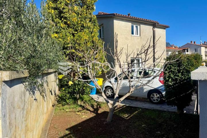 Pula, samostojeća kuća s vrtom u blizini centra