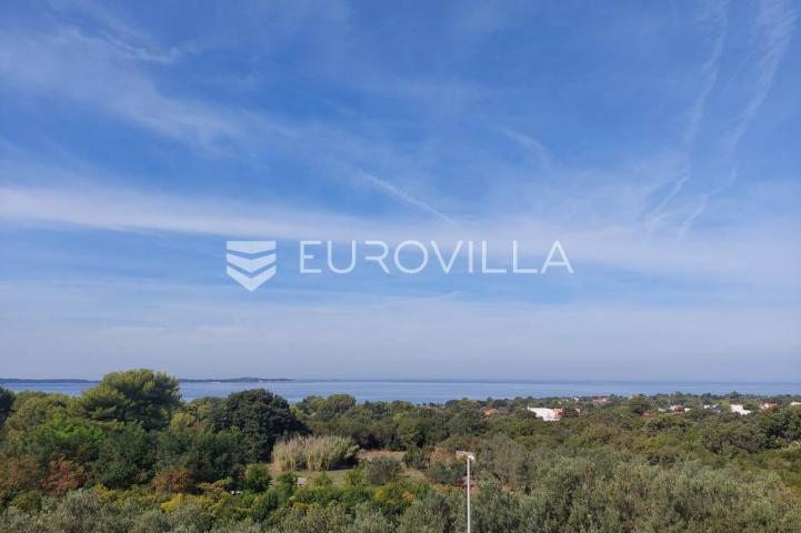 Peroj, luksuzna novogradnja 700 m od mora