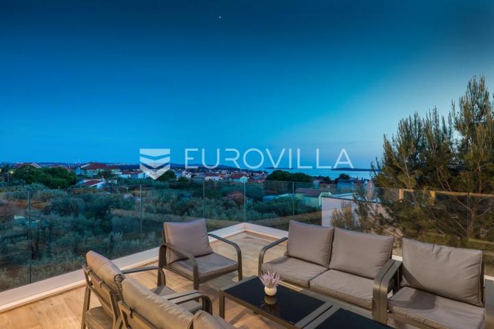 Istra, Fažana elegantna samostojeća vila s pogledom na Brijune