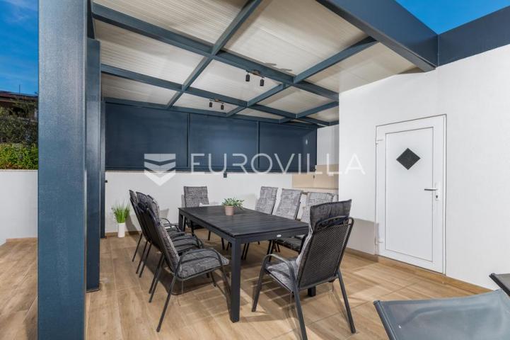 Istra, Fažana elegantna samostojeća vila s pogledom na Brijune