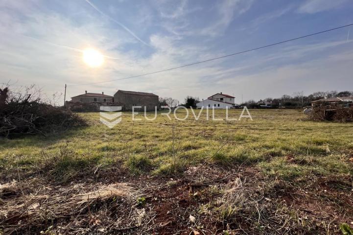 Marčana, Loborika, građevinsko zemljište 506 m² na odličnoj lokaciji s putem