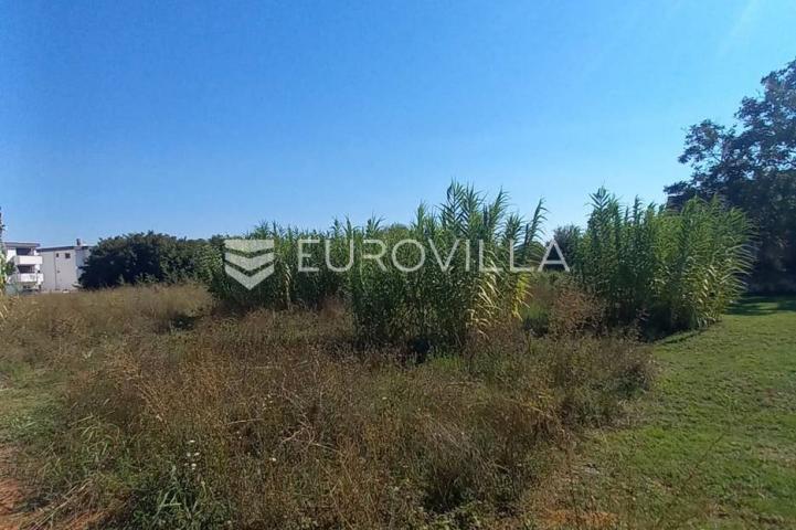Pula, Valdebek, građevinsko zemljište na idealnoj lokaciji, 901 m²