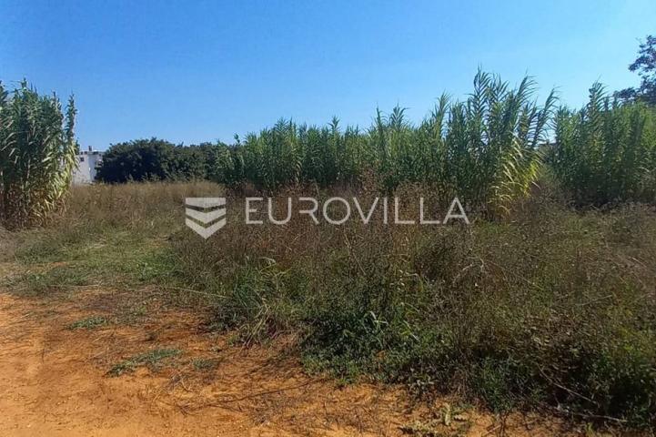 Pula, Valdebek, građevinsko zemljište na idealnoj lokaciji, 901 m²