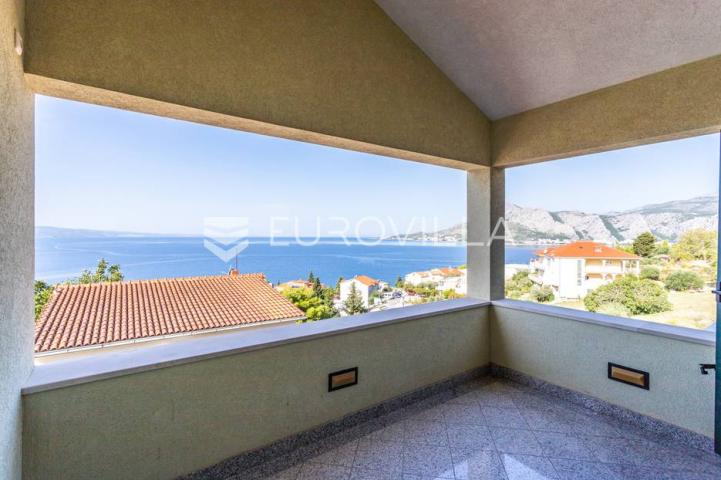 Omiš, apartmanska kuća blizu plaže