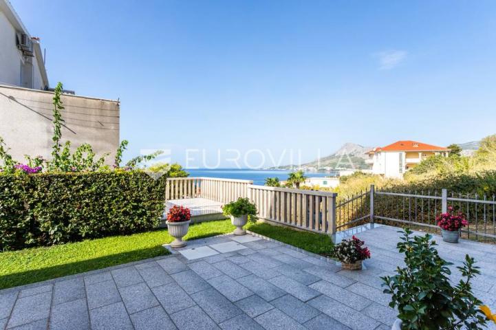 Omiš, apartmanska kuća blizu plaže