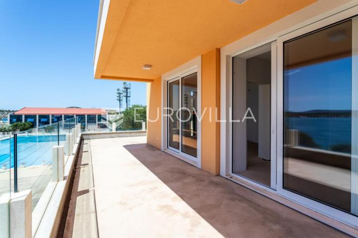Šibenik, plaža Banj, prekrasan trosoban stan s pogledom na more, 128,30 m²