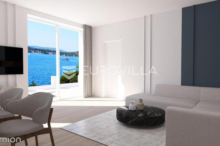 Šibenik, plaža Banj, prekrasan trosoban stan s pogledom na more, 128,30 m²