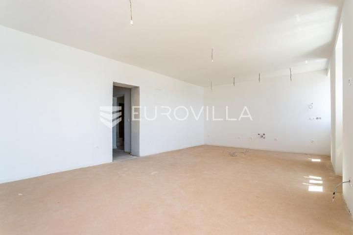 Šibenik, plaža Banj, prekrasan trosoban stan s pogledom na more, 128,30 m²