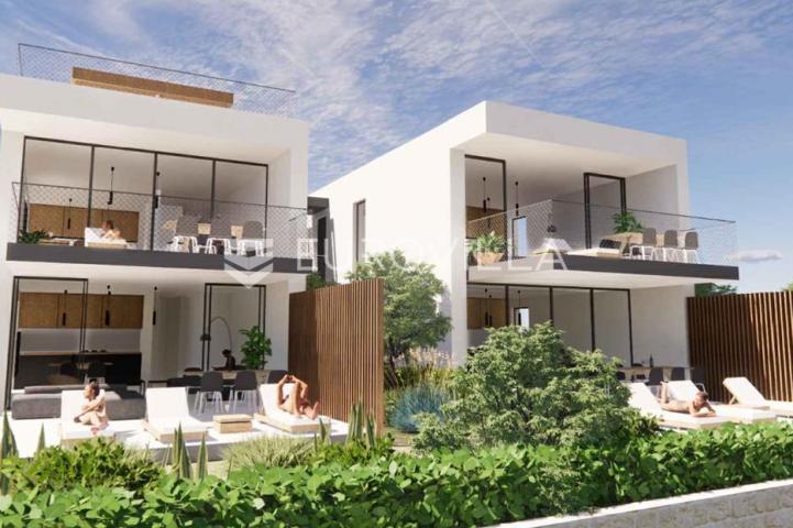 Ugljan, Ugljan luksuzni dvosobni apartman s vrtom prvi red do mora 100 m²