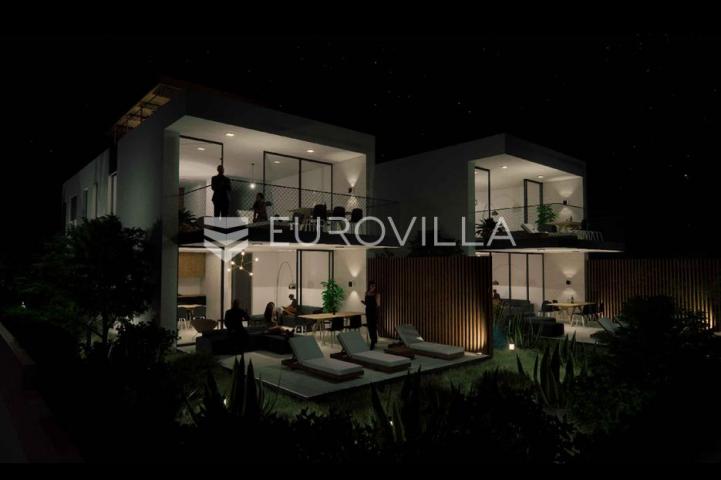 Ugljan, Ugljan luksuzni dvosobni apartman s vrtom prvi red do mora 100 m²