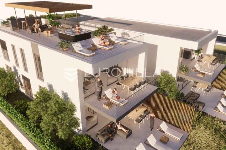 Ugljan, Ugljan luksuzni dvosobni apartman s vrtom prvi red do mora 100 m²