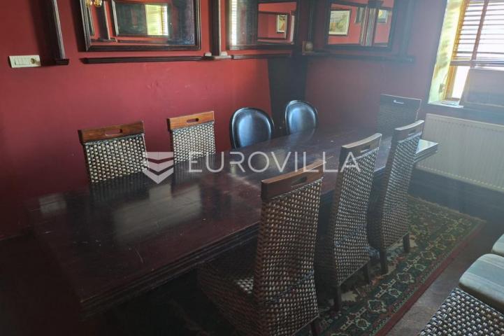 Karlovac, Banija, poslovni prostor 250 m², odlična lokacija