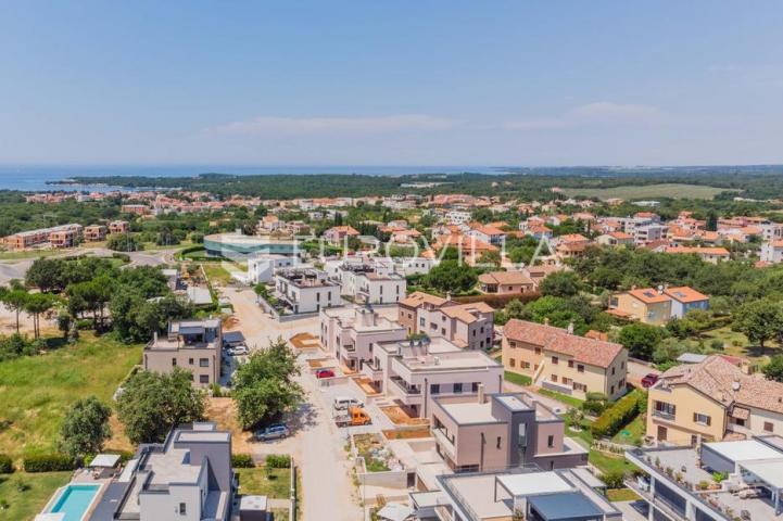 Istra, Poreč, trosoban stan s vrtom