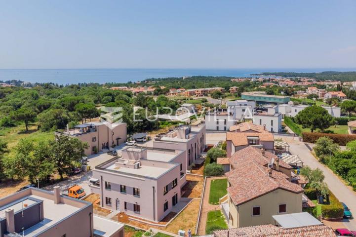 Istra, Poreč, trosoban stan s vrtom