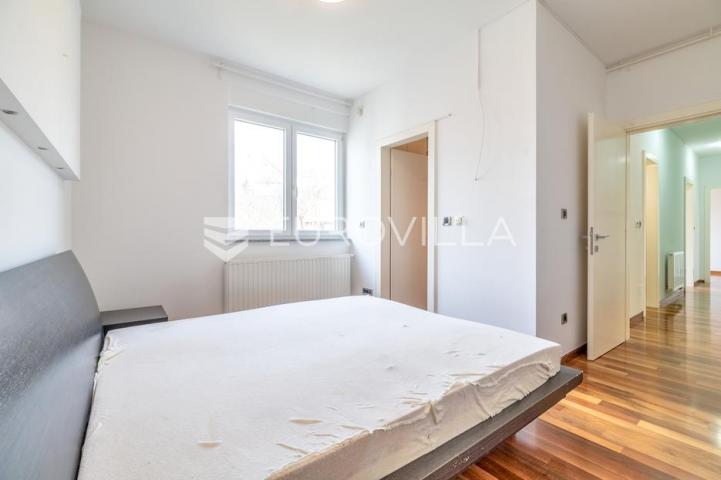 Zagreb, Šestine, odličan četverosoban stan NKP 160 m2 s 2 garaže