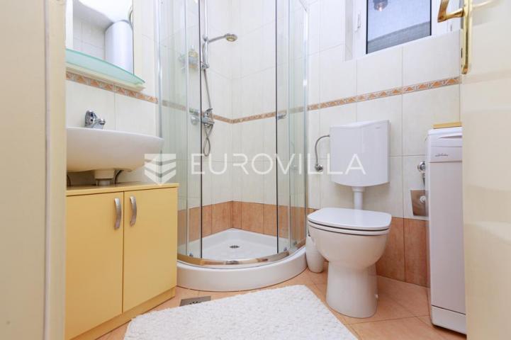 Lovran, Centar, prekrasan dvosoban stan 44 m², panoramski pogled na more