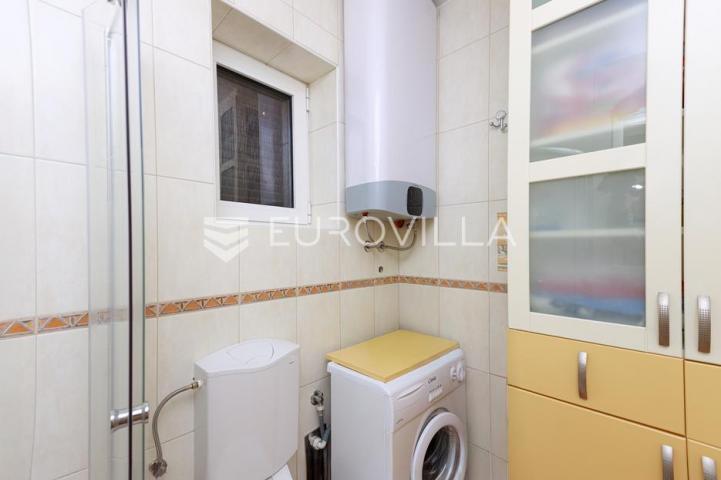 Lovran, Centar, prekrasan dvosoban stan 44 m², panoramski pogled na more