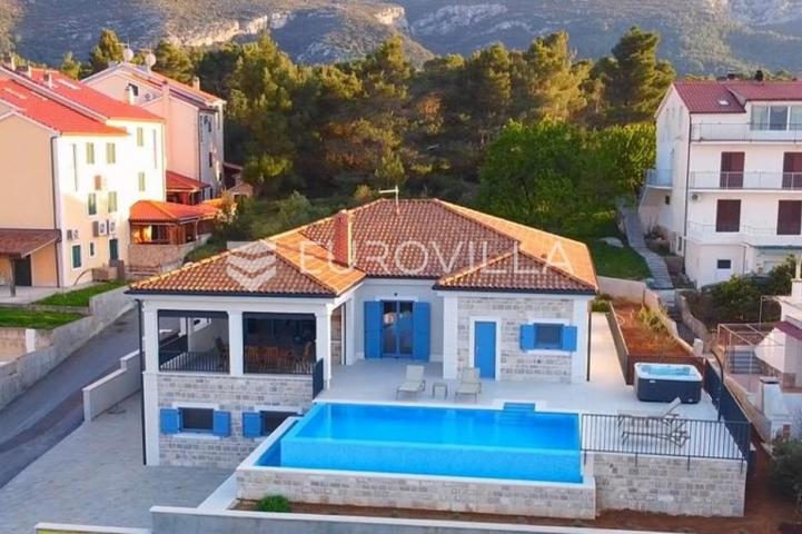 Hvar, Jelsa, predivna kuća s bazenom na odličnoj lokaciji