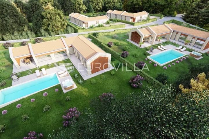 Istra, Rakotule, građevinsko zemljište s ishodovanom dozvolom za villu s bazenom, 1046 m²